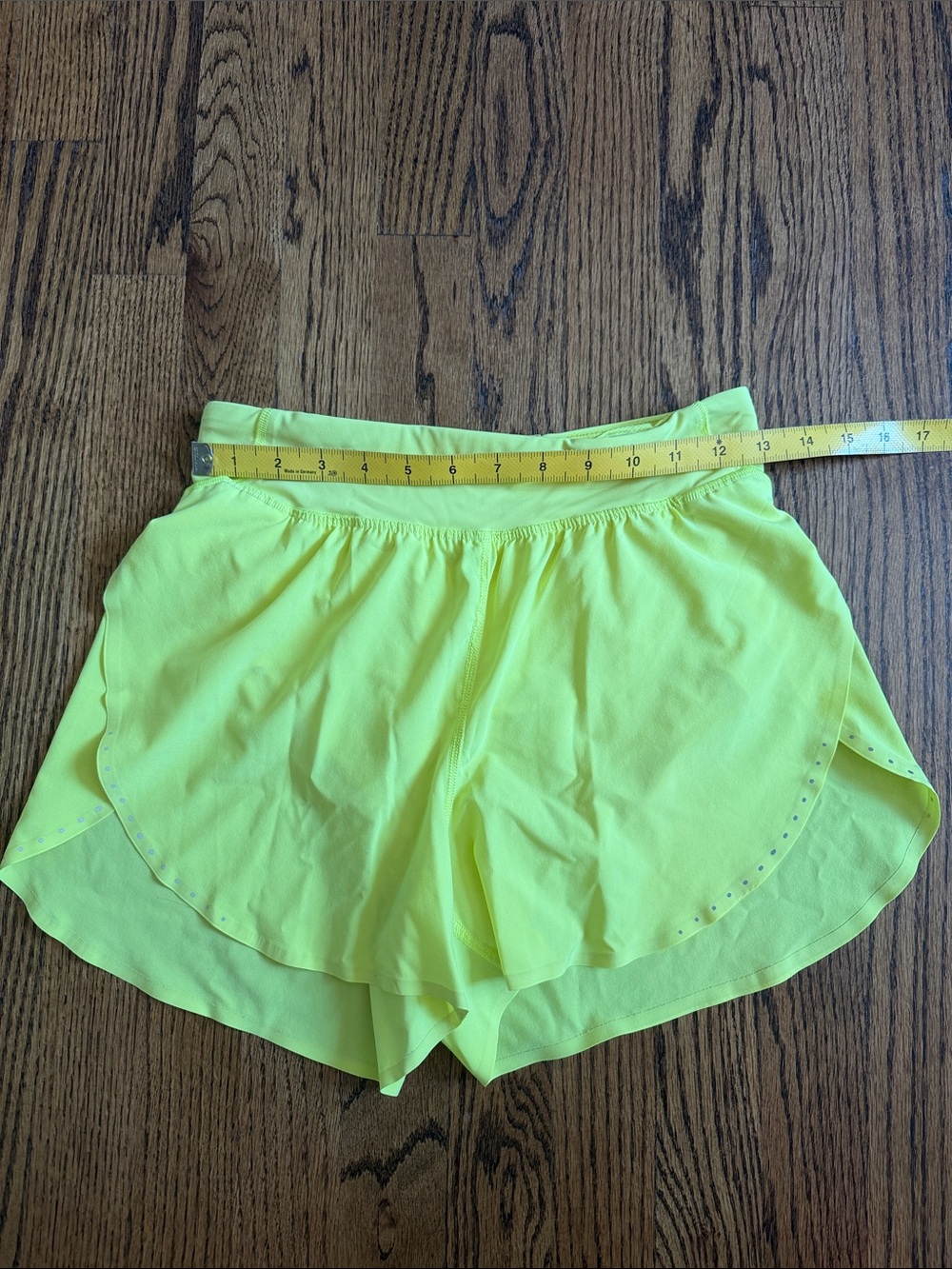 Lululemon Electric Yellow Fast and Free Reflective High-Rise Classic-Fit 3” 4 - Picture 11 of 14